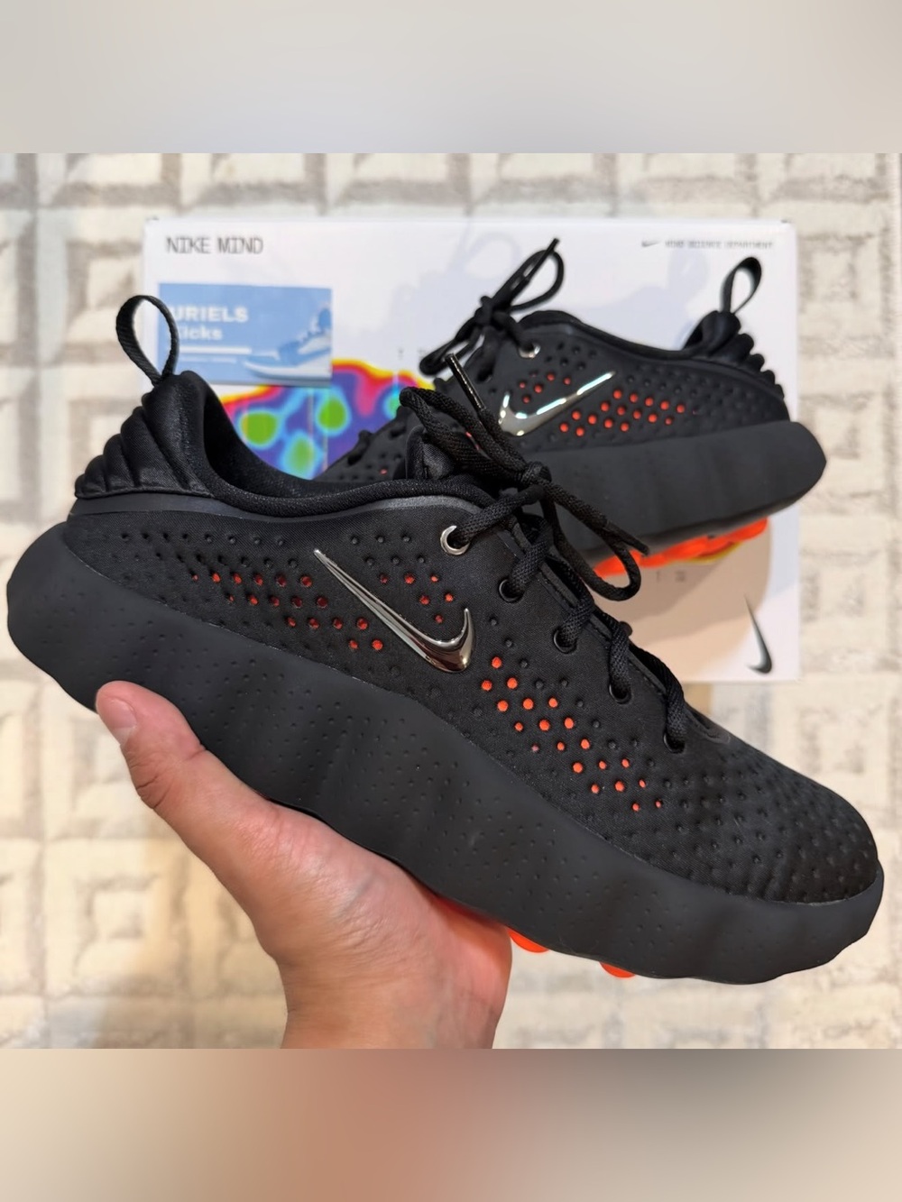 Size 10 - Nike Mind 002 Black Hyper Crimson new
